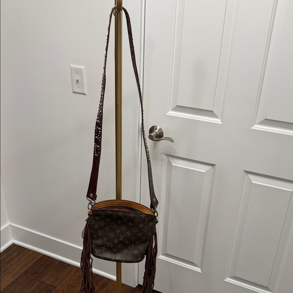 Louis Vuitton Monogram Brown Crossbody with Fringe - Picture 2 of 13